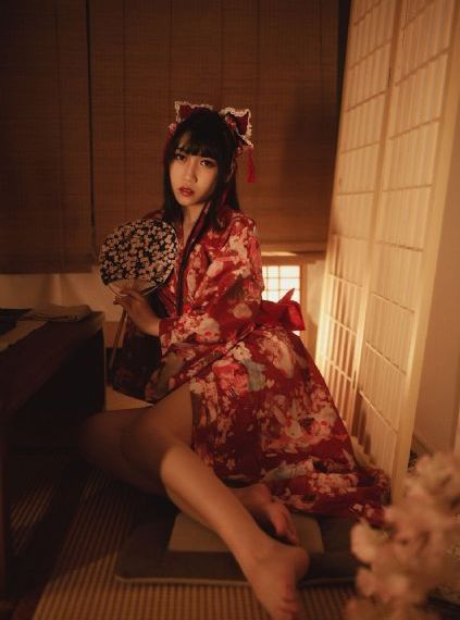 最美情侣中文第4季_4K在线观看电视