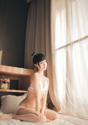 亚州中文有码人妻熟女_BD英语超清免费观看